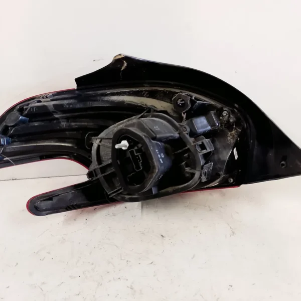 Faro posteriore destro Peugeot 208 (2015 – 2020) 1.2 60 KW benzina 9825601180 HM01