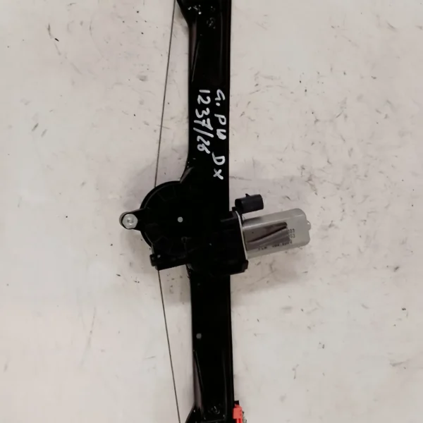 Motorino alzavetro ant. destro Fiat Grande Punto (2005 – 2008) 1.2 48 KW benzina 51895384 199A4000