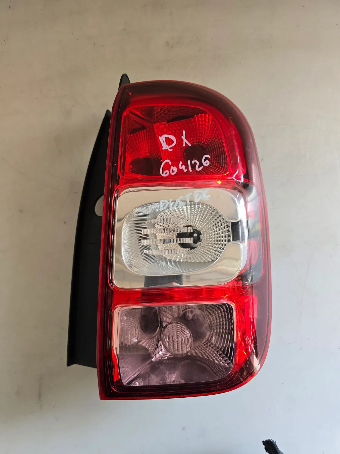 Faro posteriore destro Dacia Duster (2013 – 2018) 1.5 80 KW diesel 265506837R K9K R8