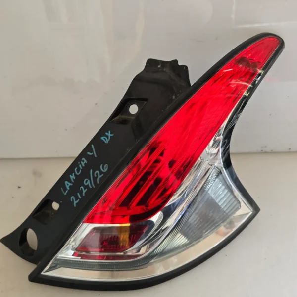 Faro posteriore destro Lancia Ypsilon (2011 – 2016) 1.2 51 KW benzina 51833630 169A4000