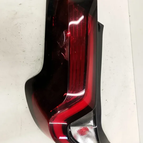 Faro posteriore sinistro Toyota Aygo X (2022 – oggi) 1.0 53 KW benzina 815610H180 1KR
