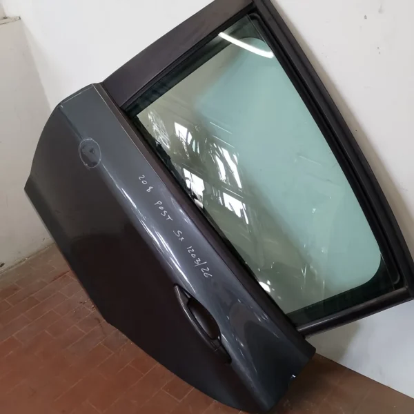 Porta posteriore sinistra Peugeot 208 (2015 – 2020) 1.2 60 KW benzina 9671907580 HM01