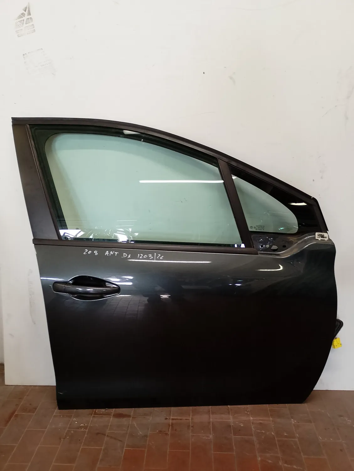 Porta anteriore destra Peugeot 208 (2015 – 2020) 1.2 60 KW benzina 9807820680 HM01