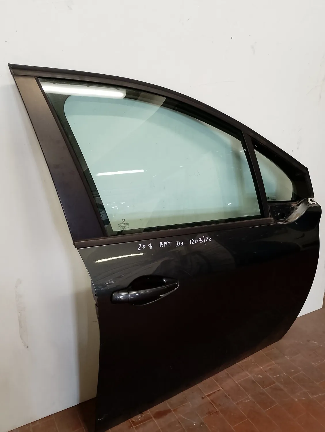 Porta anteriore destra Peugeot 208 (2015 – 2020) 1.2 60 KW benzina 9807820680 HM01