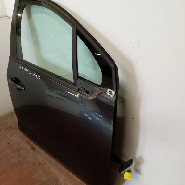 Porta anteriore destra Peugeot 208 (2015 – 2020) 1.2 60 KW benzina 9807820680 HM01