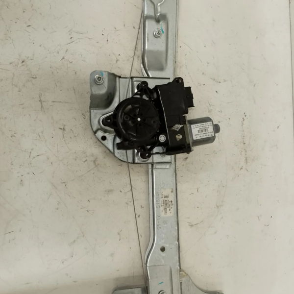 Alzavetro ant. sinistro Peugeot 208 (2015 – 2020) 1.2 60 KW benzina HM01