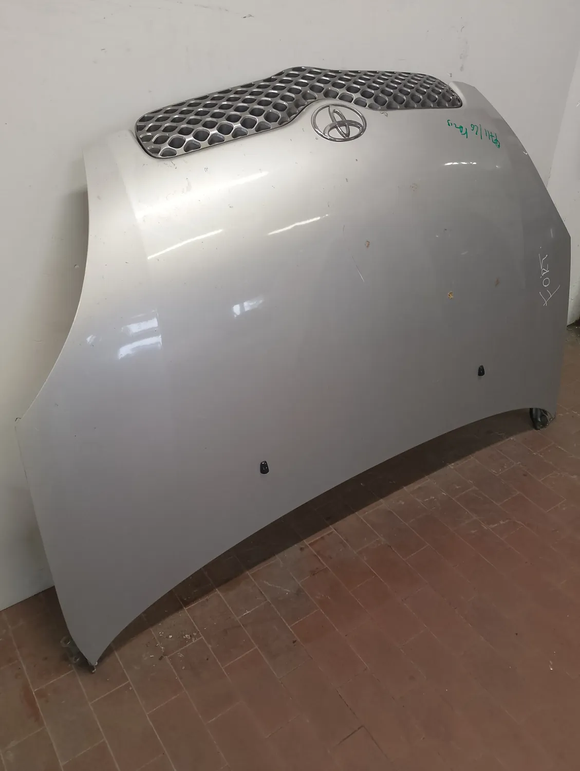 Cofano Anteriore Toyota Yaris (1999 – 2005) 1.4 55 KW diesel 1ND TV