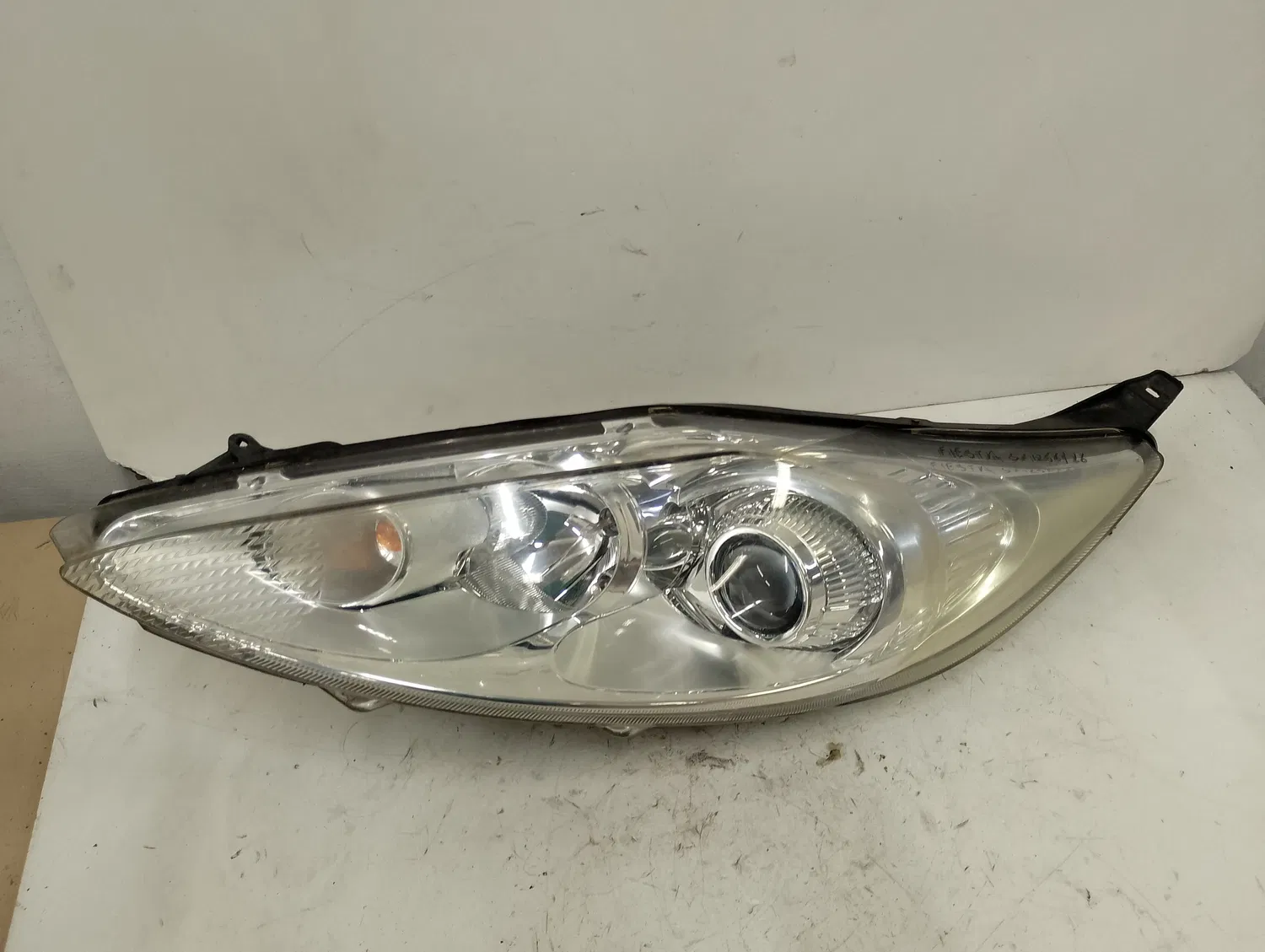Faro ant. sinistro Ford Fiesta (2008 – 2013) 1.2 60 KW benzina 1740028 SNJA