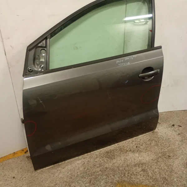 Porta anteriore sinistra Volkswagen Polo (2009 – 2014) 1.6 66 KW diesel 6R3831055J CAY