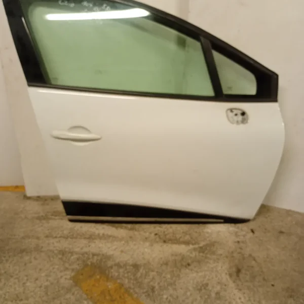 Porta anteriore destra Renault Clio 4a Serie (2012 – 2016) 1.1 54 KW 801008302R D4F P7