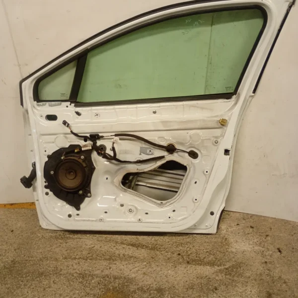 Porta anteriore destra Renault Clio 4a Serie (2012 – 2016) 1.1 54 KW 801008302R D4F P7