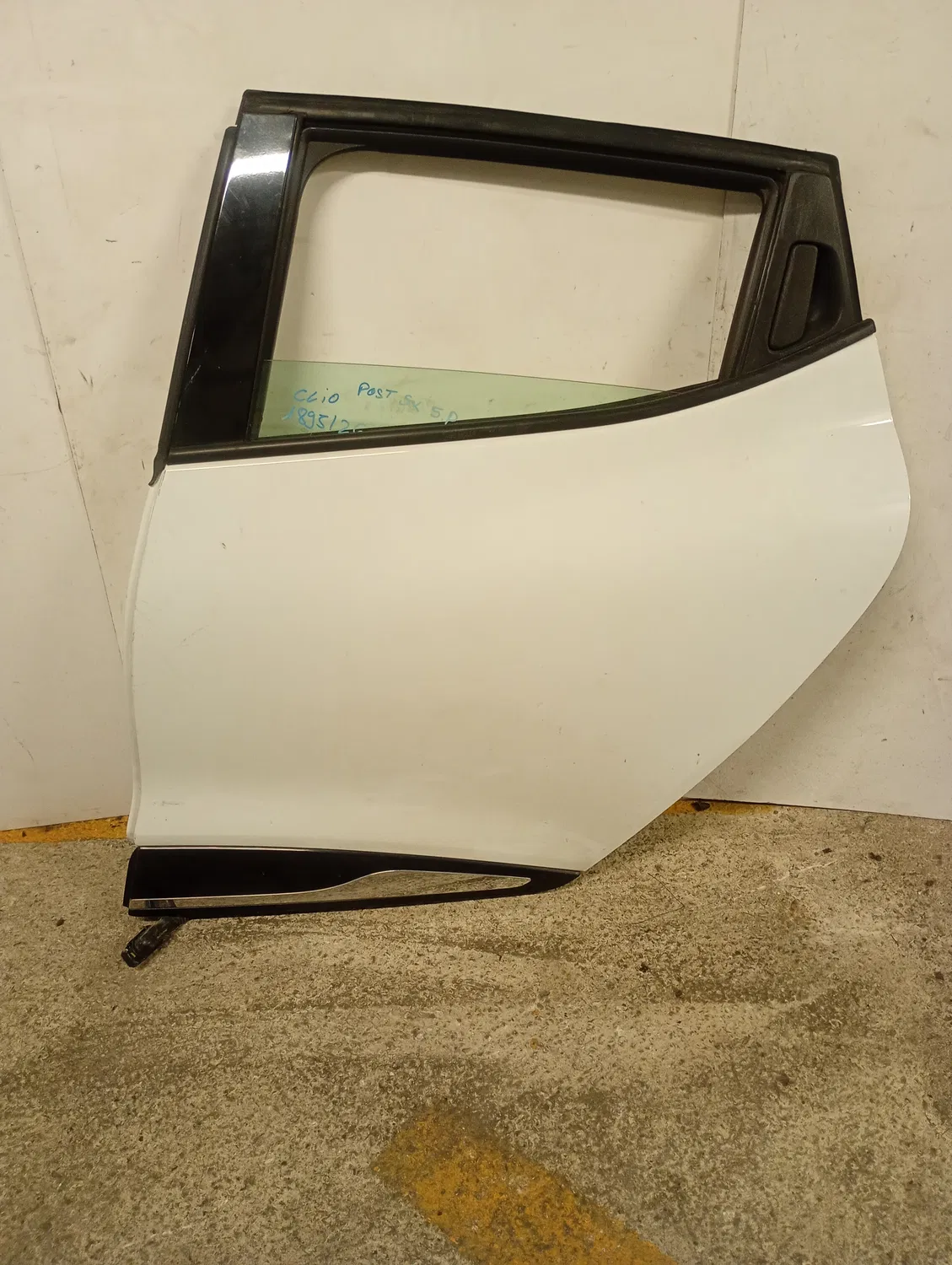Porta posteriore sinistra Renault Clio 4a Serie (2012 – 2016) 1.1 54 KW D4F P7