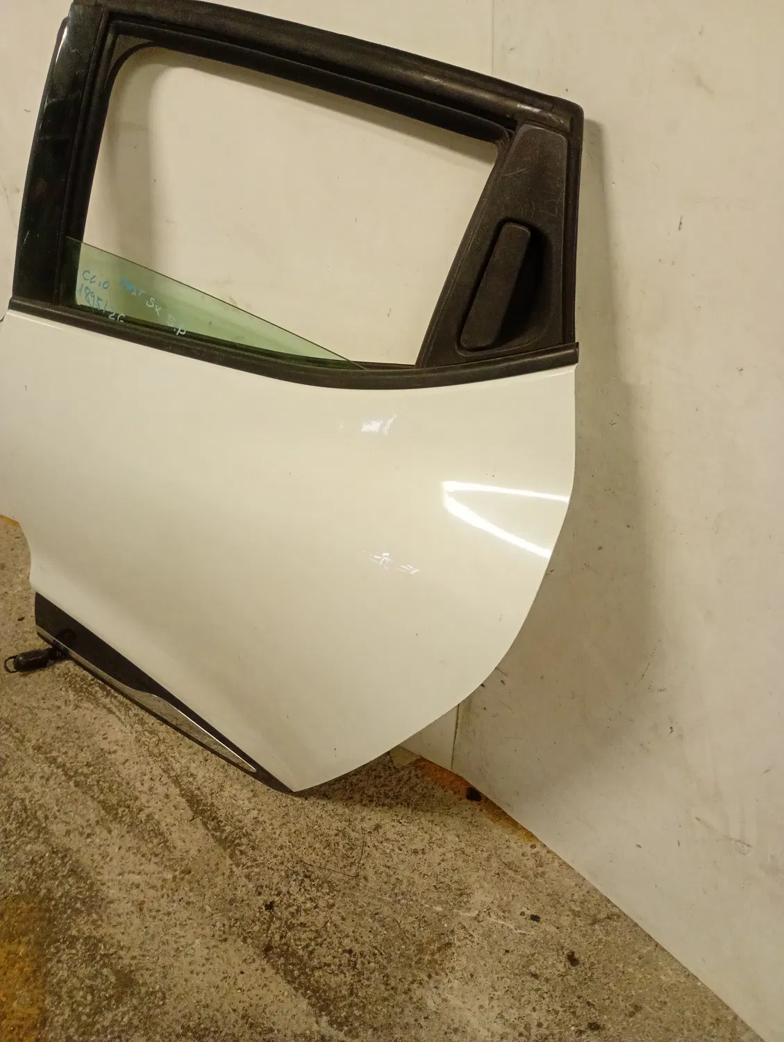 Porta posteriore sinistra Renault Clio 4a Serie (2012 – 2016) 1.1 54 KW D4F P7