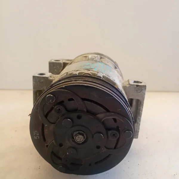 Compressore a/c Renault Clio 4a Serie (2012 – 2016) 1.1 54 KW benzina 926009582R D4F D7
