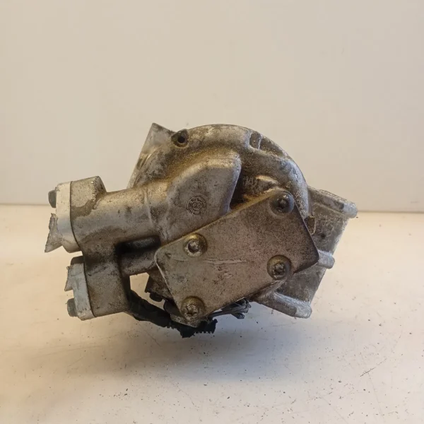 Compressore a/c Renault Clio 4a Serie (2012 – 2016) 1.1 54 KW benzina 926009582R D4F D7