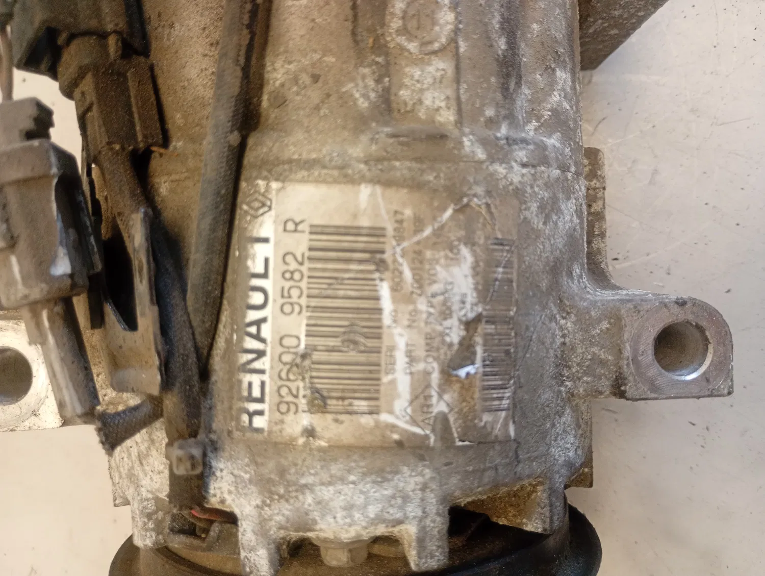 Compressore a/c Renault Clio 4a Serie (2012 – 2016) 1.1 54 KW benzina 926009582R D4F D7