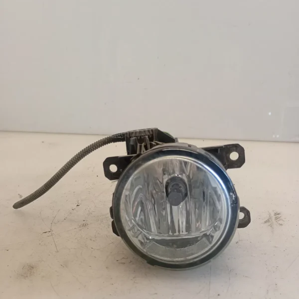 Proiettore fendinebbia destro Fiat 500l (2012 – 2018) 1.3 70 KW diesel 51858824 330A1000