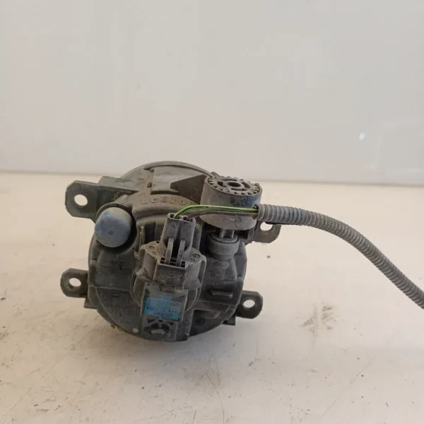 Proiettore fendinebbia destro Fiat 500l (2012 – 2018) 1.3 70 KW diesel 51858824 330A1000
