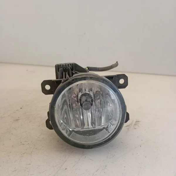 Proiettore fendinebbia sinistro Fiat 500l (2012 – 2018) 1.3 70 KW diesel 51858824 330A1000