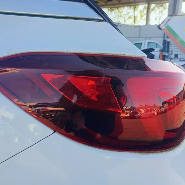 Faro posteriore est. sinistro Opel Astra (2015 – 2022) 1.5 77 KW diesel 39077376 LXD