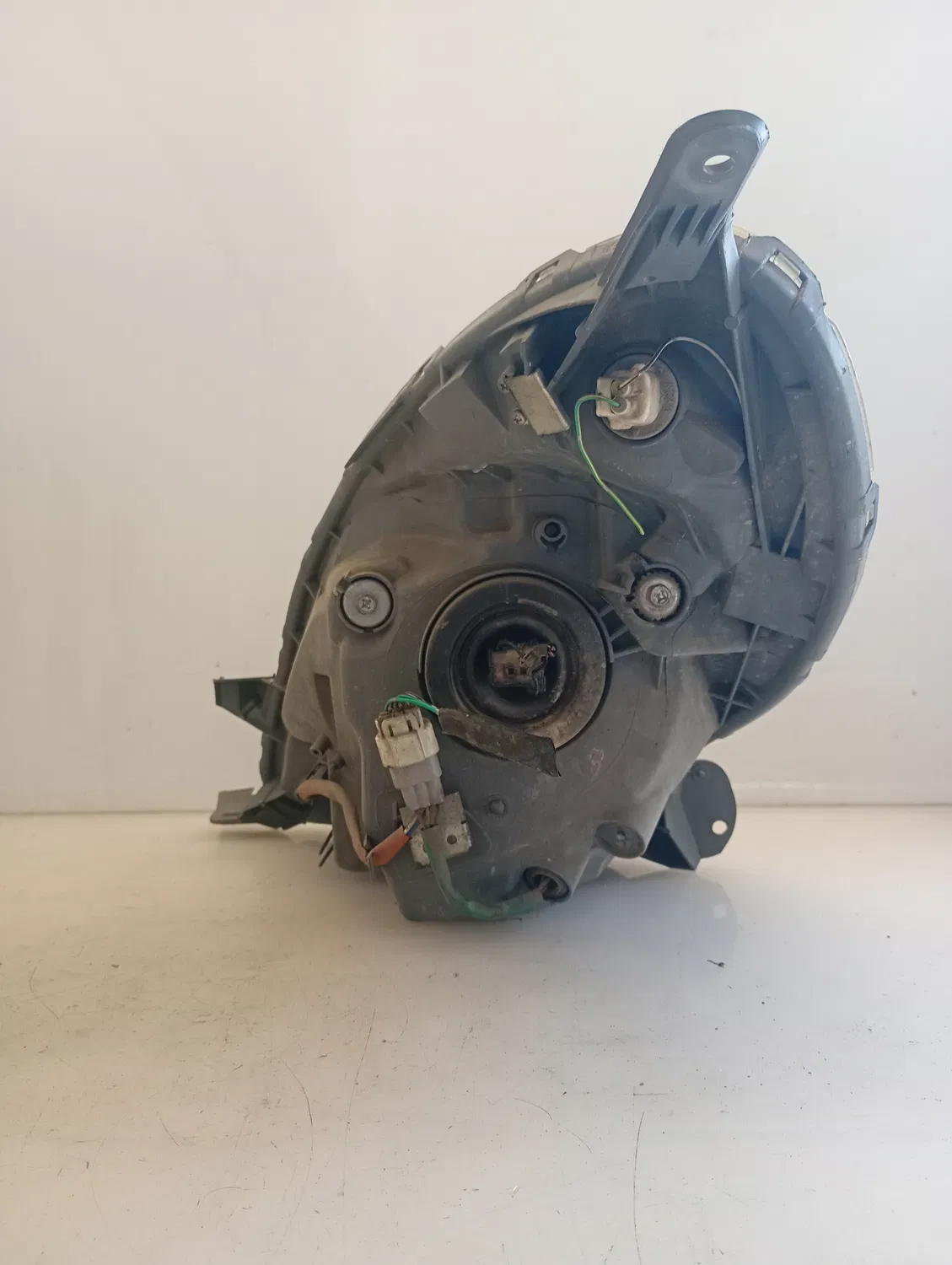 Faro ant. destro Toyota Yaris Verso (2003 – 2007) 1.3 62 KW benzina 8111052390 2NZ FE