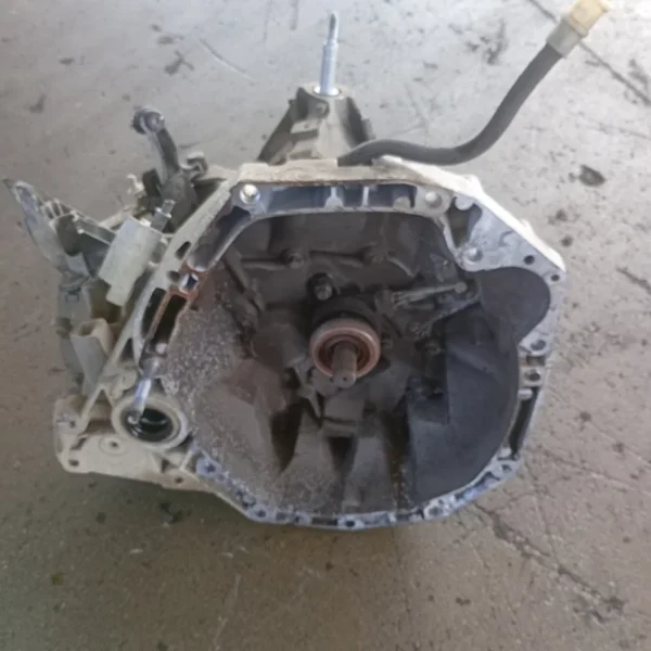 Cambio completo Renault Clio 4a Serie (2012 – 2016) 1.5 55 KW diesel 320102623R K9K C6