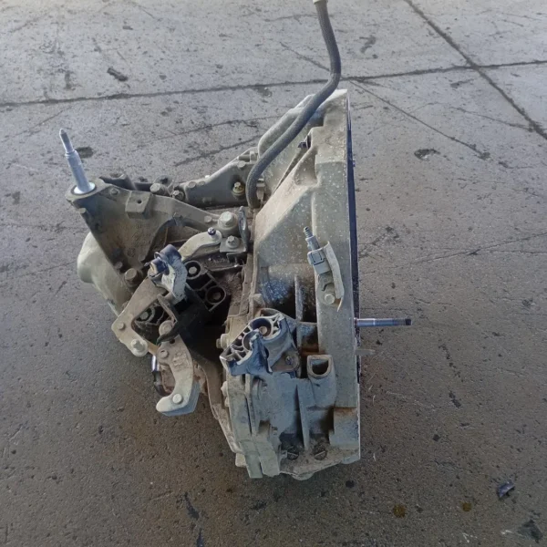 Cambio completo Renault Clio 4a Serie (2012 – 2016) 1.5 55 KW diesel 320102623R K9K C6
