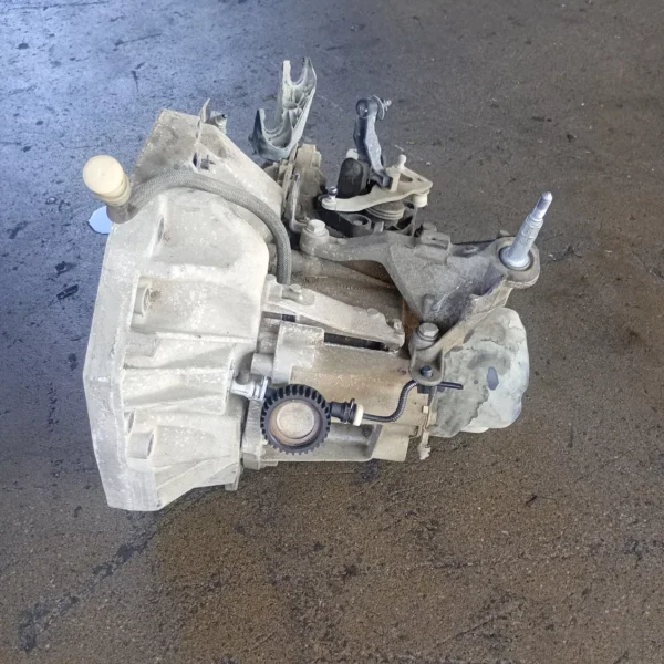 Cambio completo Renault Clio 4a Serie (2012 – 2016) 1.5 55 KW diesel 320102623R K9K C6