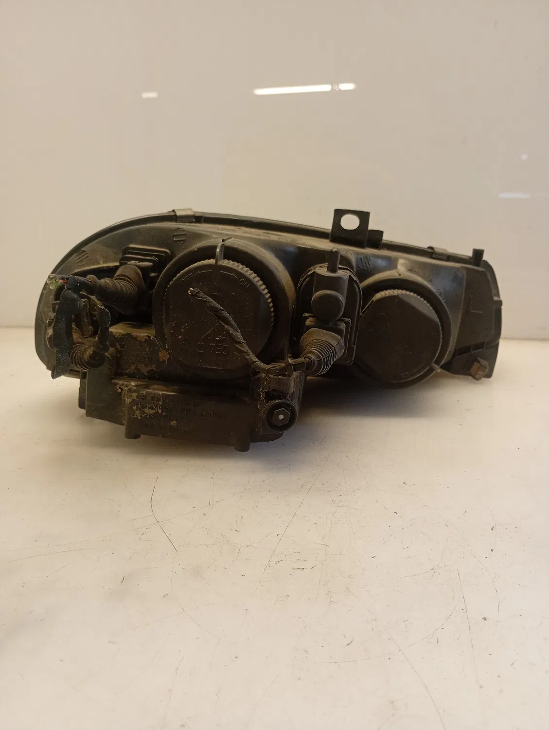Faro ant. sinistro Alfa Romeo 156 (2003 – 2006) 1.9 85 KW diesel 60695646 937A2000