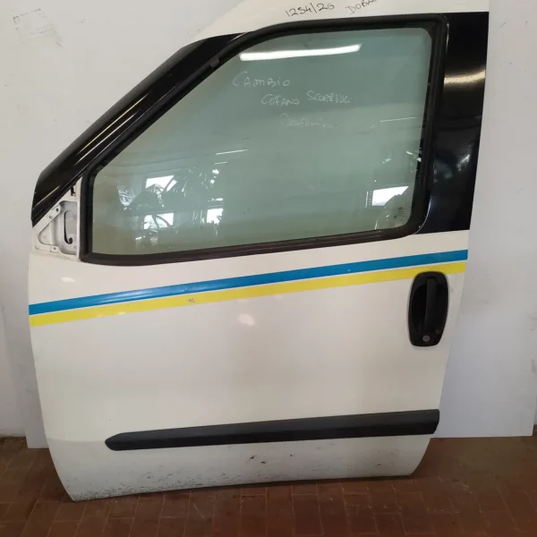 Porta anteriore sinistra Fiat Doblo’ (2009 – 2015) 1.6 66 KW diesel 52155068 263A4000