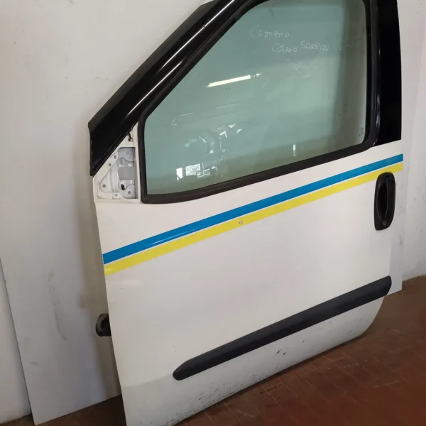 Porta anteriore sinistra Fiat Doblo’ (2009 – 2015) 1.6 66 KW diesel 52155068 263A4000