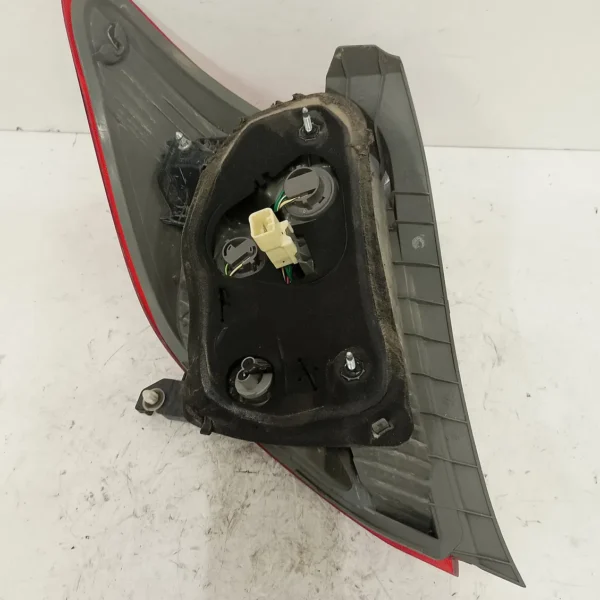 Faro posteriore destro Toyota Yaris (2011 – 2015) 1.4 66 KW diesel 815510D370 1ND TV