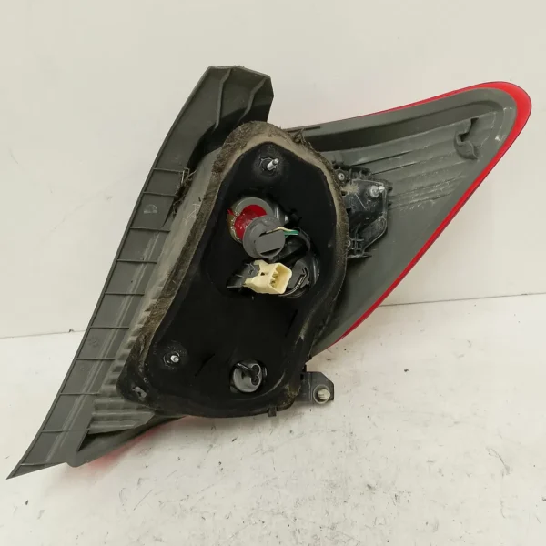 Faro posteriore sinistro Toyota Yaris (2011 – 2015) 1.4 66 KW diesel 815610D370 1ND TV
