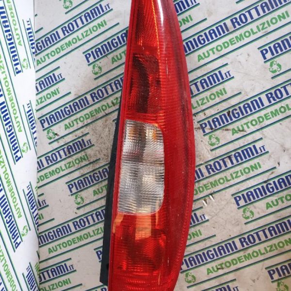 Faro Posteriore Destro Mitsubishi Colt 2007