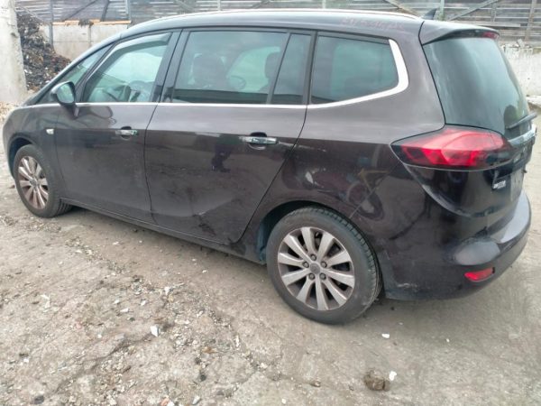 Porta Opel Zafira C 2012