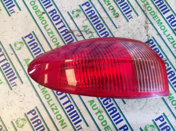 Faro Posteriore Sinistro Alfa Romeo 147 2004