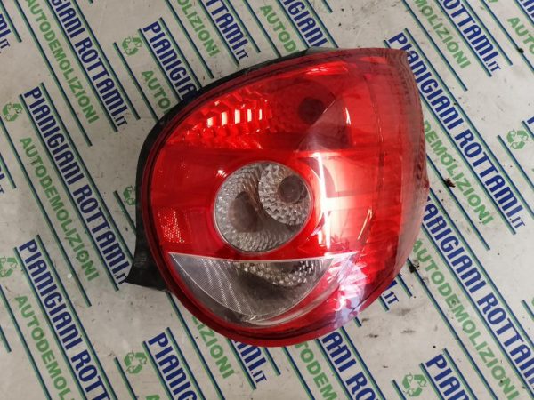 Faro Posteriore Destro DR dr1 2011