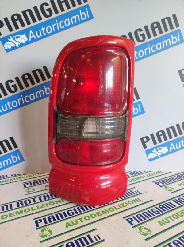 Faro Posteriore Sinistro Dodge Ram 1999