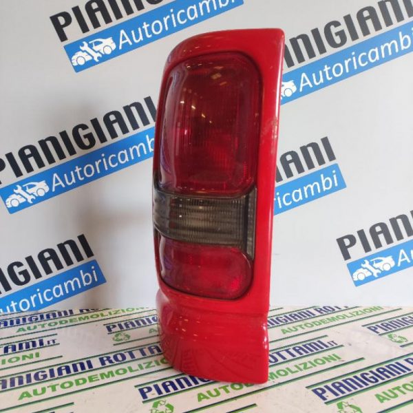 Faro Posteriore Sinistro Dodge Ram 1999