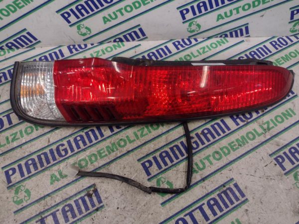 Faro Posteriore Destro Daihatsu Terios 2002