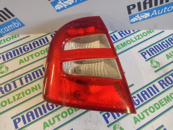 Faro / Fanale Posteriore Sinistro Skoda Fabia 2001