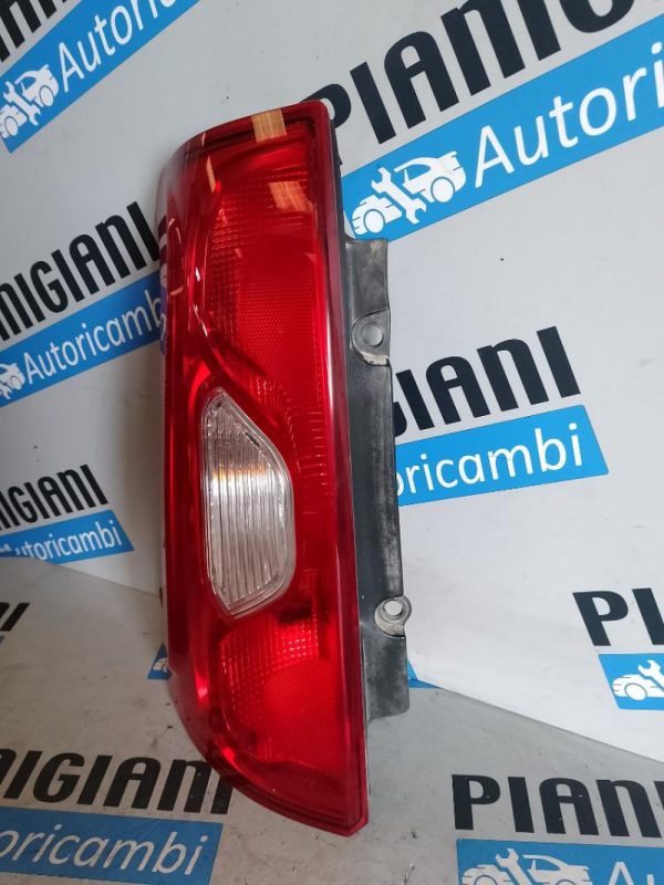 Faro Posteriore Sinistro Fiat Panda 2015