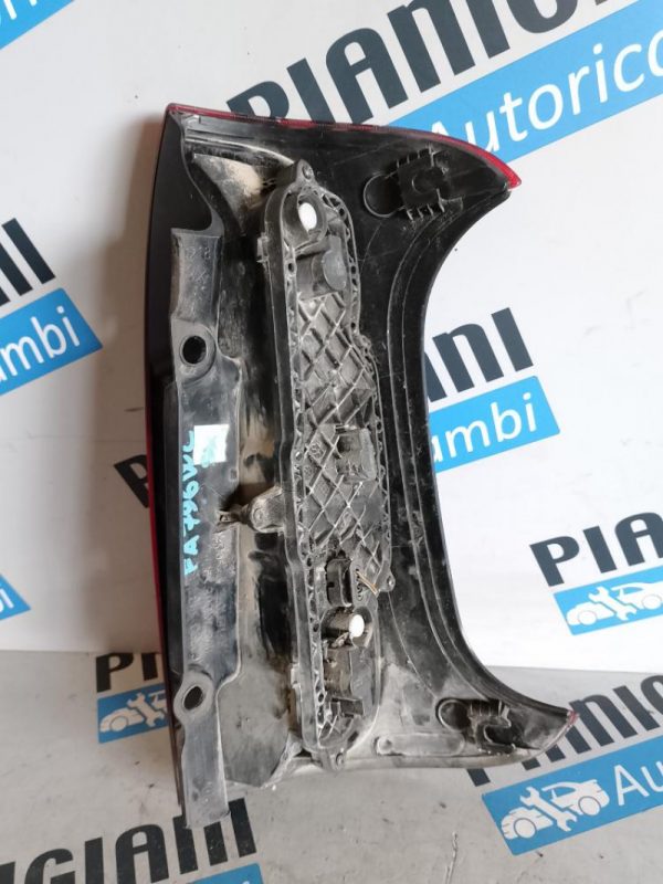 Faro Posteriore Sinistro Fiat Panda 2015