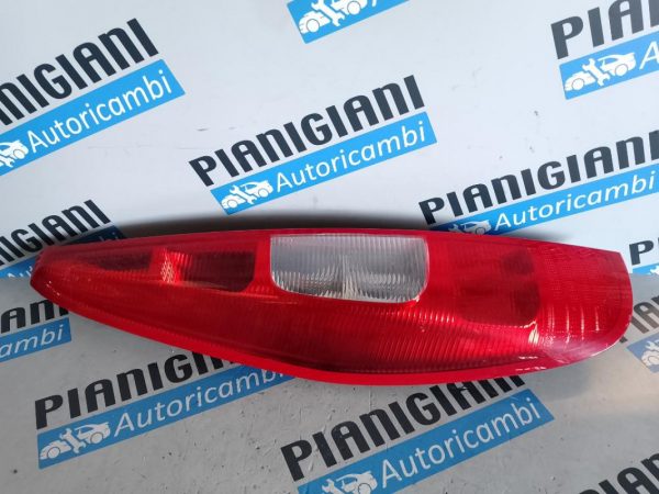 Faro Posteriore Sinistro Mitsubishi Colt 2004