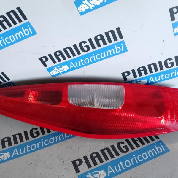 Faro Posteriore Sinistro Mitsubishi Colt 2004