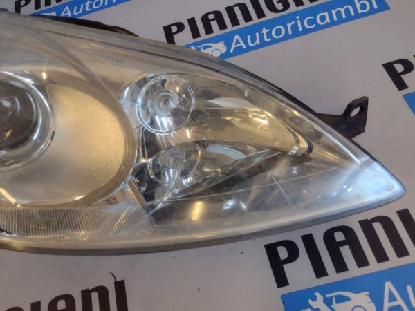 Faro / Proiettore Anteriore Destro Peugeot 407 2004