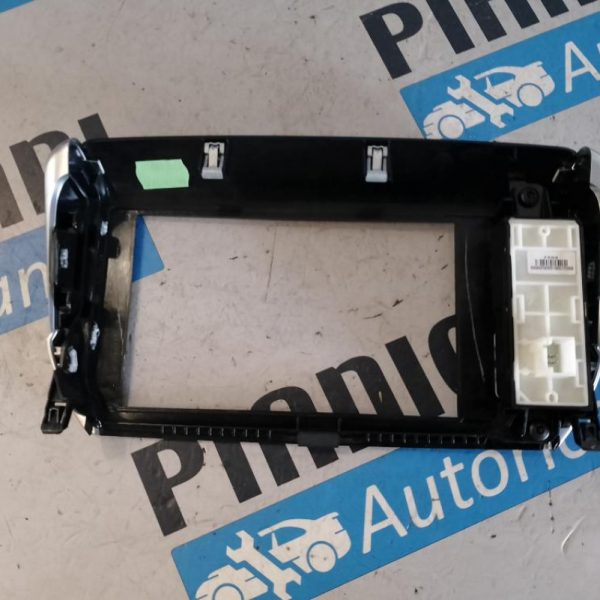 Kit Autoradio con Display Peugeot 208 2019