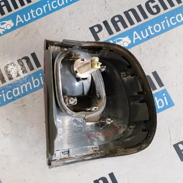 Faro Posteriore Sinistro Nissan Terrano 2001