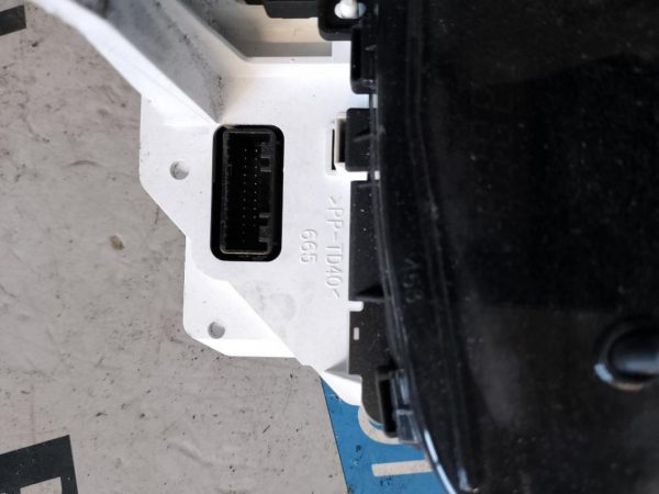 Contagiri / Contachilometri Toyota Yaris 1KRFE 2006