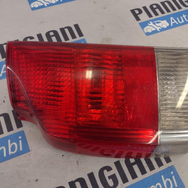 Faro Posteriore Destro Volvo V70 parte inferiore 2003